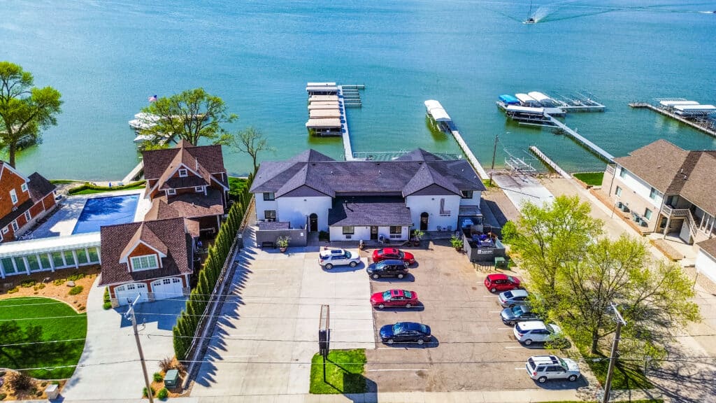 Lakeside Inn